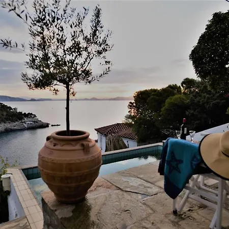 Sunset Hydra Apartment *